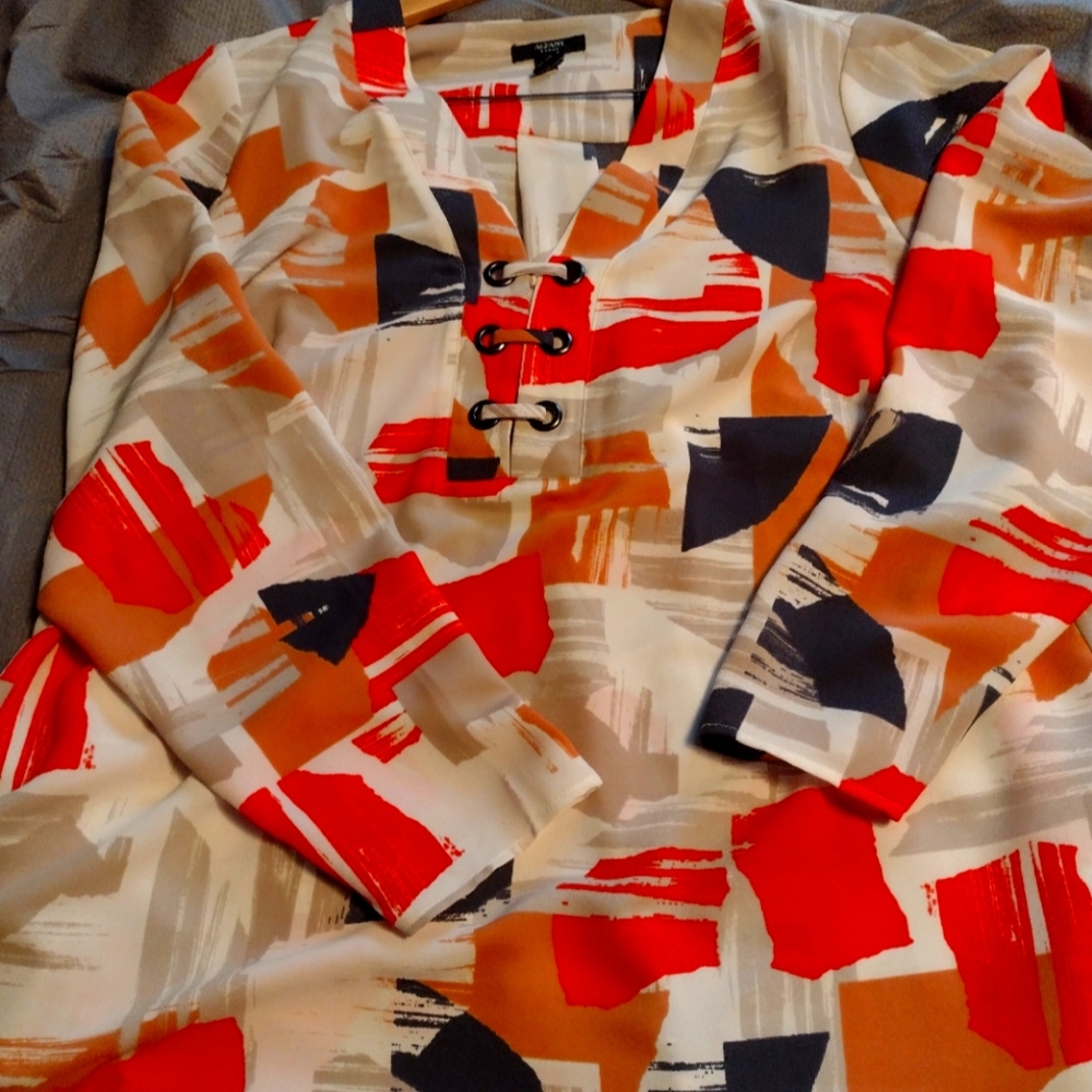 Women's blouse size 18W